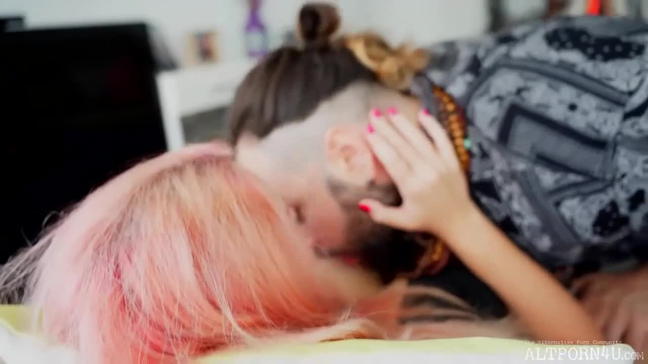 Ambra Dolce's wet vag is getting tongued by her man - ePornTube