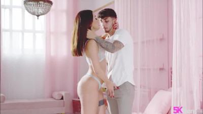 Round of vaginal loving with the small breasted Martina Smeraldi
