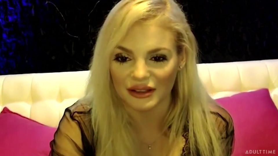 Gorgeous blonde hottie Katy Jayne knows how to make him cum