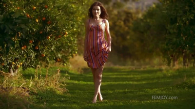 Artistic outdoor solo with a truly perfect model Serena Wood