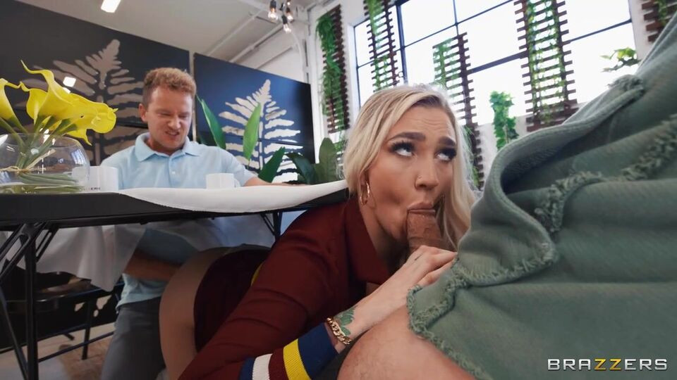 Blondie doll Kendra Sunderland screwed by two big dicks - ePornTube
